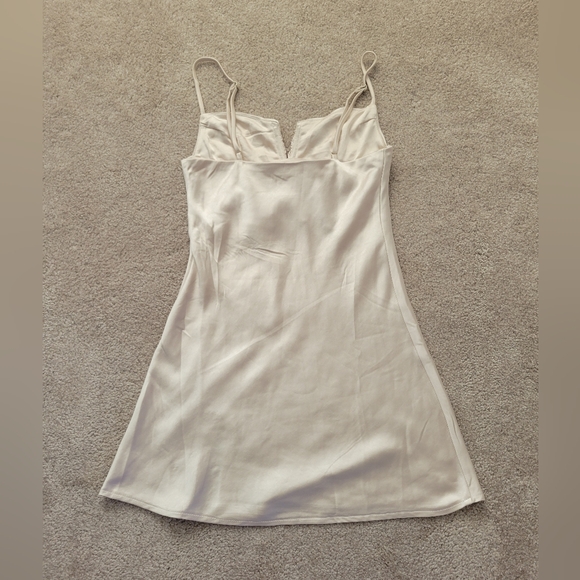 Princess Polly Champagne Hewlett Mini Dress Size 2, Satin Material - Picture 2 of 4